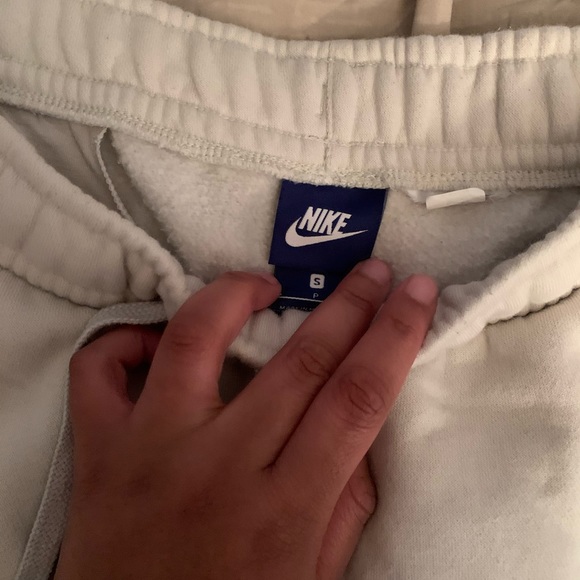 Nike white shorts - Picture 2 of 2